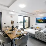 Family Rasic Apartment Makarska