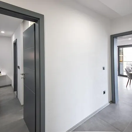 Family Rasic Apartment Makarska