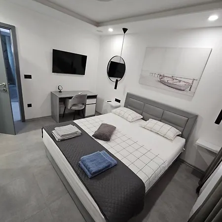 Family Rasic Apartment Makarska